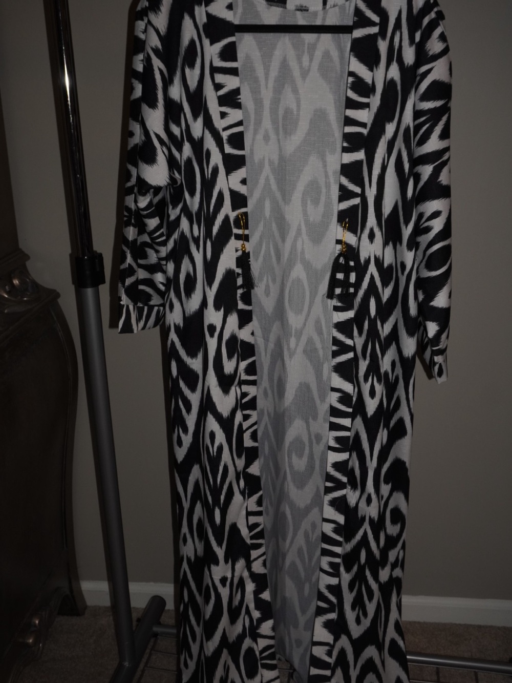 Atlas Abaya cardigan/robe 
Very lightweight Black & White Ikat
